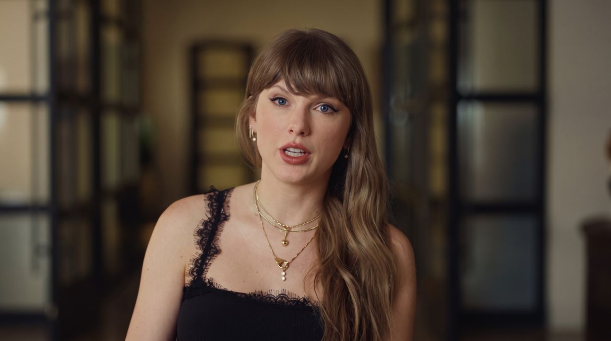 Taylor Swift VMAs’ First Artist Director Honor